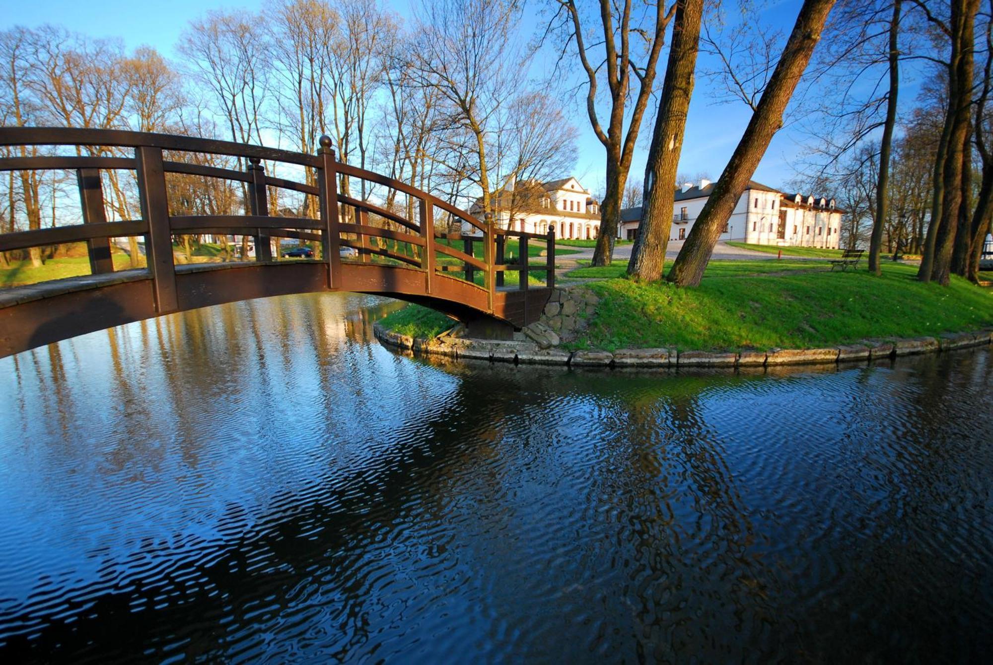 Dwor Kombornia - Folwark Exterior foto